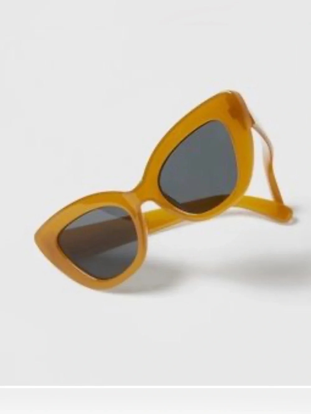 NWOT. Zara Kids Light Brown Cat Eye Sunglasses with Translucent Frames.
